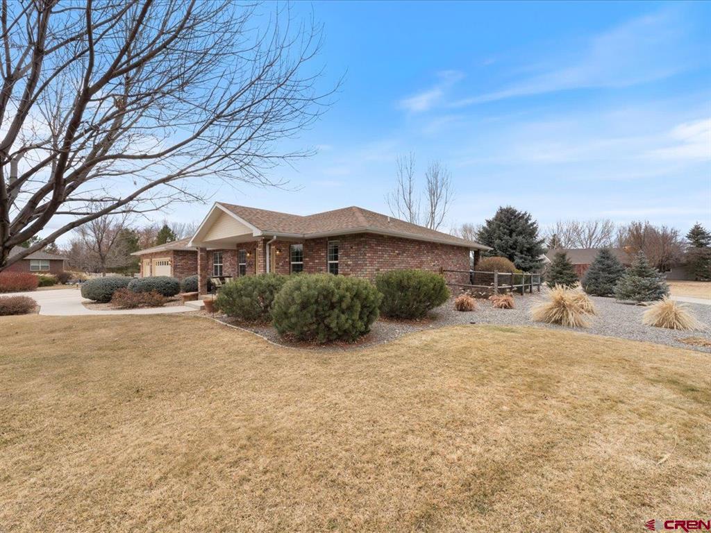 Montrose, Colorado 81401, United States, 3 Bedrooms Bedrooms, ,2 BathroomsBathrooms,Residential,Contingent,76623