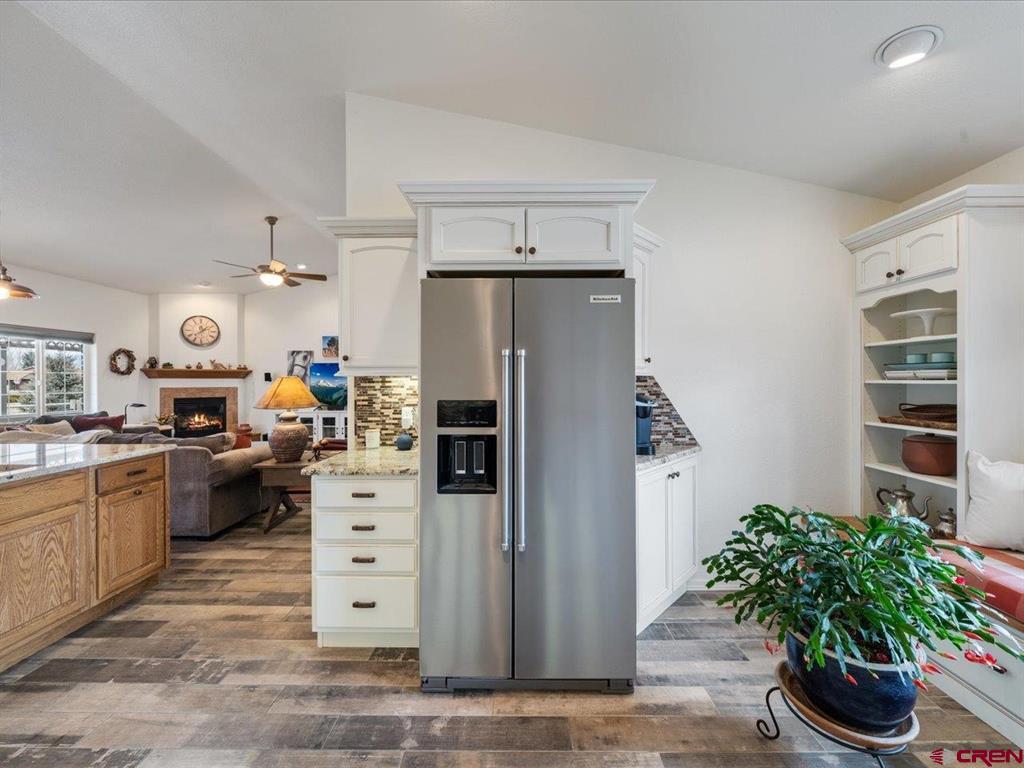 Montrose, Colorado 81401, United States, 3 Bedrooms Bedrooms, ,2 BathroomsBathrooms,Residential,Contingent,76623