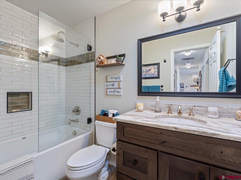 Montrose, Colorado 81401, United States, 3 Bedrooms Bedrooms, ,2 BathroomsBathrooms,Residential,Contingent,76623