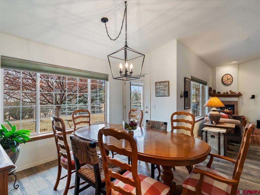 Montrose, Colorado 81401, United States, 3 Bedrooms Bedrooms, ,2 BathroomsBathrooms,Residential,Contingent,76623