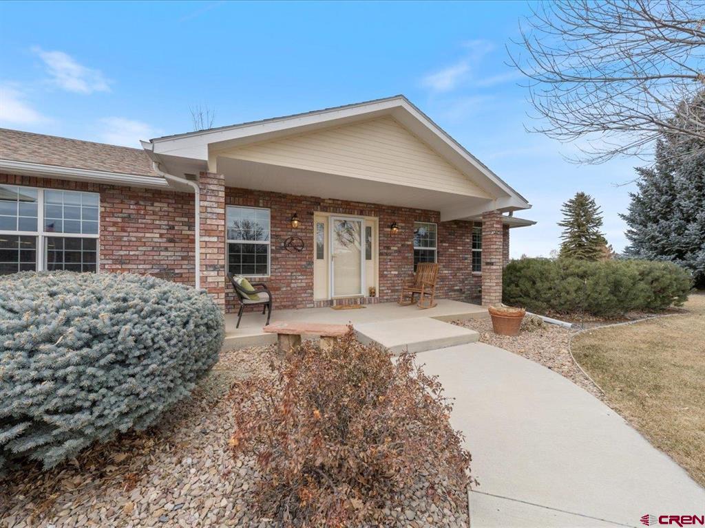 Montrose, Colorado 81401, United States, 3 Bedrooms Bedrooms, ,2 BathroomsBathrooms,Residential,Contingent,76623