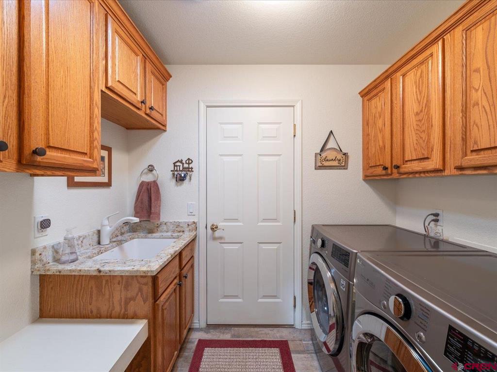 Montrose, Colorado 81401, United States, 3 Bedrooms Bedrooms, ,2 BathroomsBathrooms,Residential,Contingent,76623