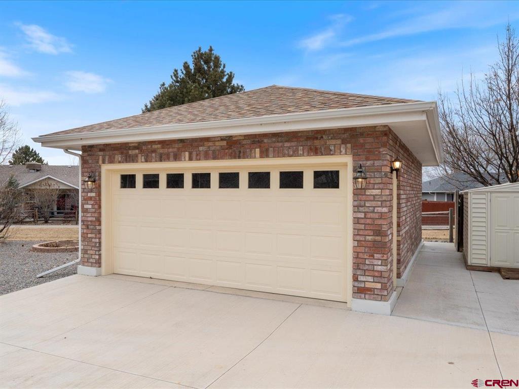 Montrose, Colorado 81401, United States, 3 Bedrooms Bedrooms, ,2 BathroomsBathrooms,Residential,Contingent,76623