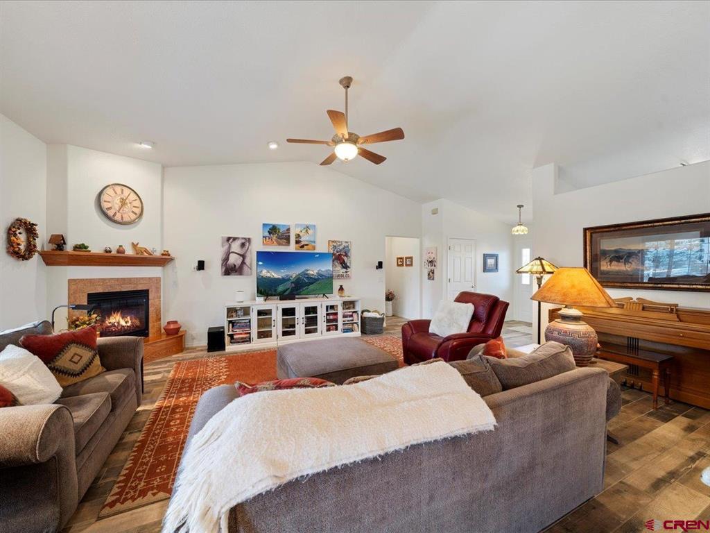 Montrose, Colorado 81401, United States, 3 Bedrooms Bedrooms, ,2 BathroomsBathrooms,Residential,Contingent,76623