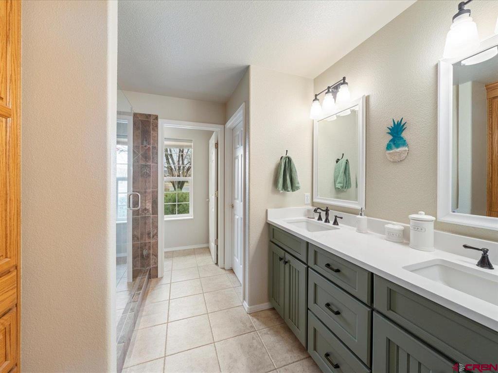 Montrose, Colorado 81401, United States, 3 Bedrooms Bedrooms, ,2 BathroomsBathrooms,Residential,Contingent,76623