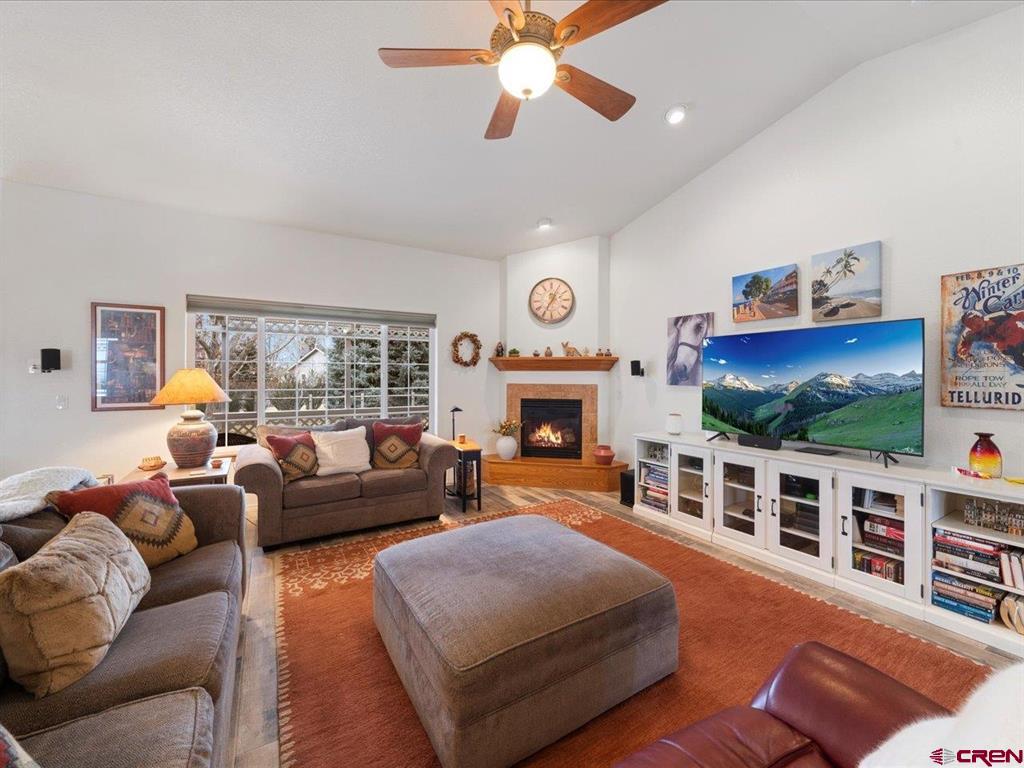 Montrose, Colorado 81401, United States, 3 Bedrooms Bedrooms, ,2 BathroomsBathrooms,Residential,Contingent,76623