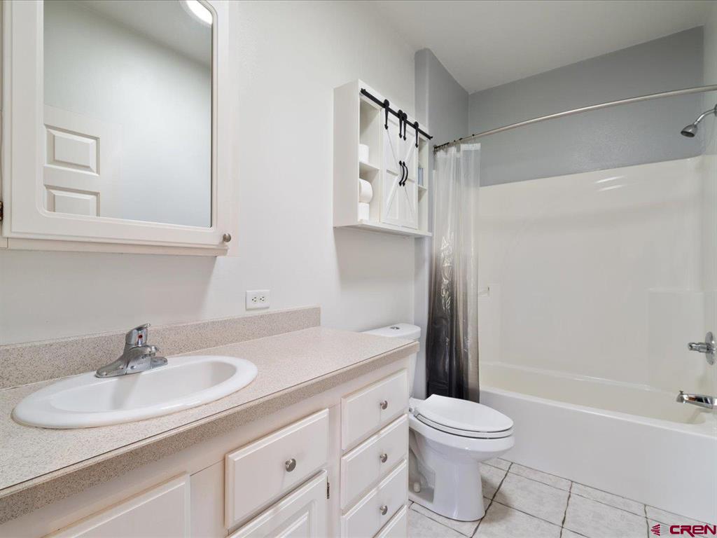 Montrose, Colorado 81403, United States, 5 Bedrooms Bedrooms, ,3 BathroomsBathrooms,Residential,Active,142904