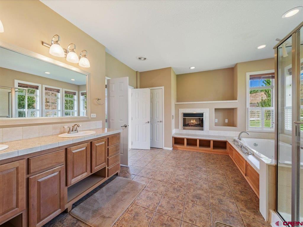 Montrose, Colorado 81403, United States, 5 Bedrooms Bedrooms, ,3 BathroomsBathrooms,Residential,Active,142904