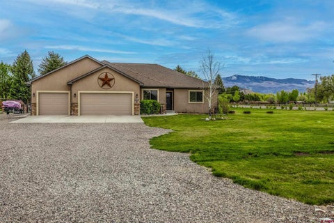 Photo of 20990 Trophy Road, Montrose, CO 81403 (MLS # 838370)