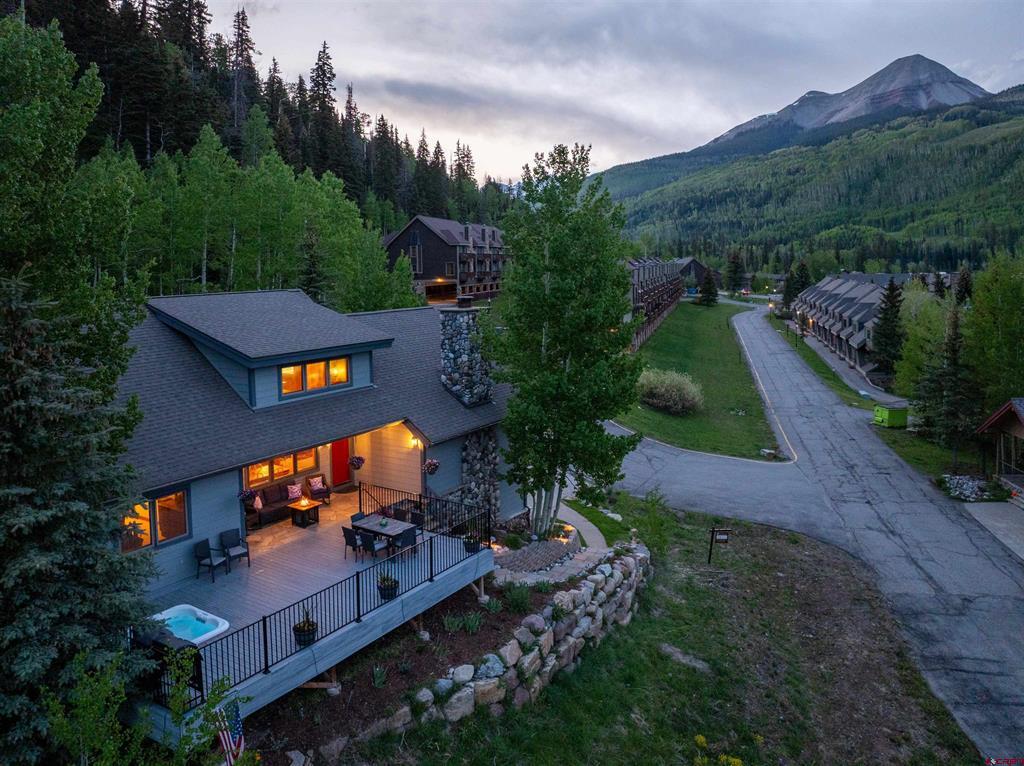 102 Meadowview Drive