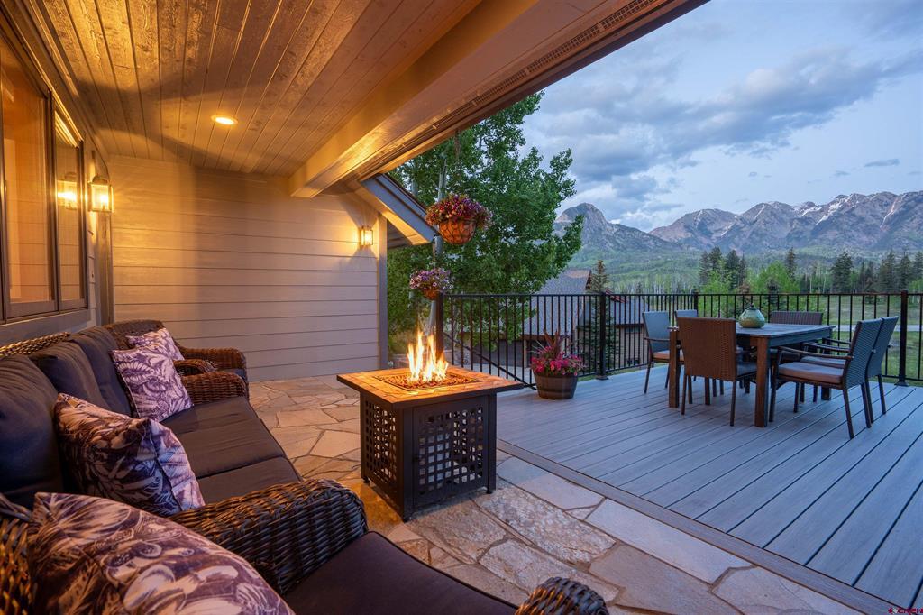 102 Meadowview Drive