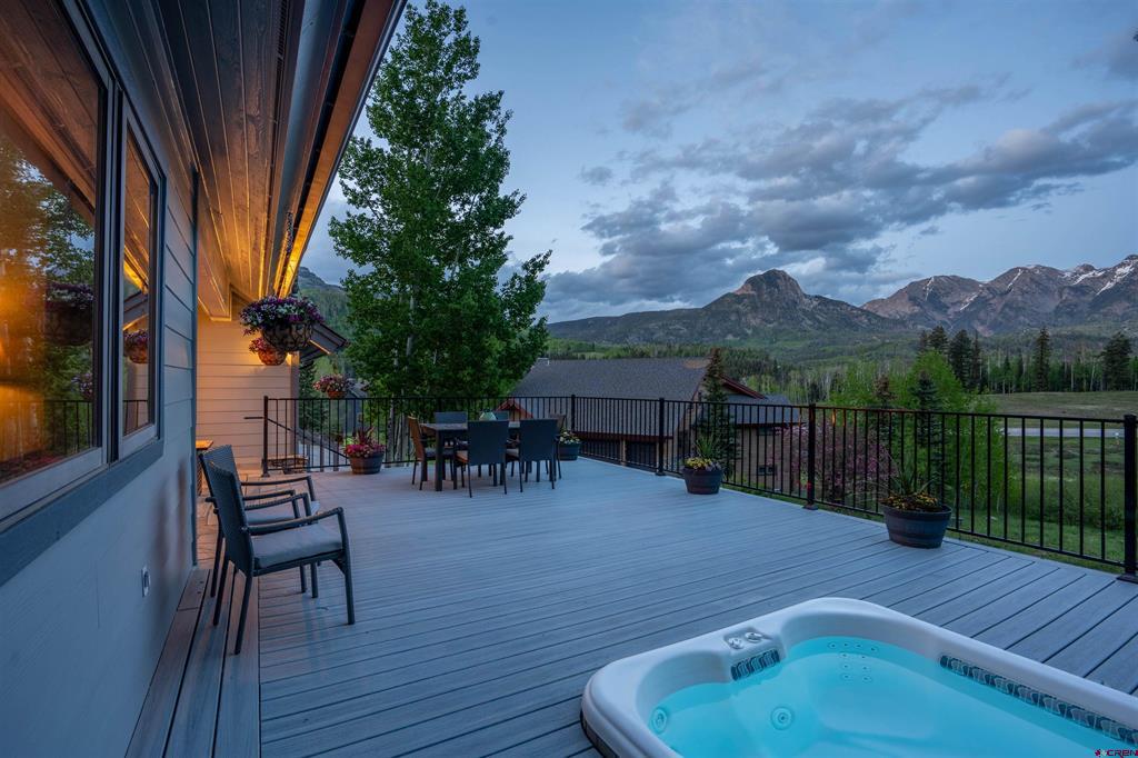 102 Meadowview Drive