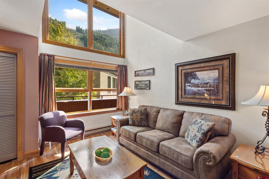300 Mahoney Drive R27