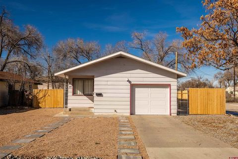 Photo of 447 S 12Th Street, Montrose, CO 81401 (MLS # 830979)