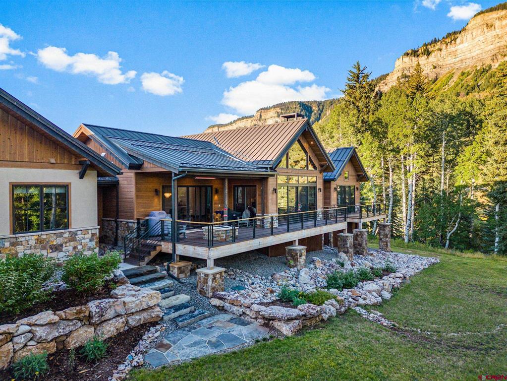 212 Two Dogs Trail