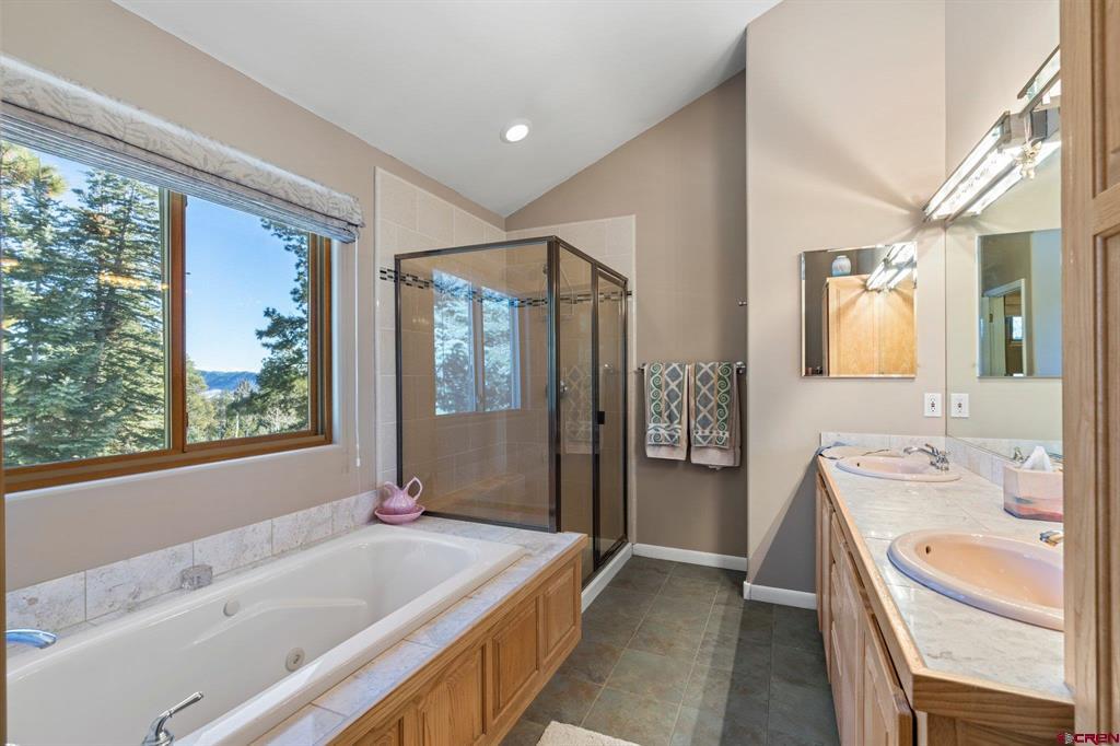 Durango, Colorado 81301, United States, 2 Bedrooms Bedrooms, ,3 BathroomsBathrooms,Residential,Contingent,20268