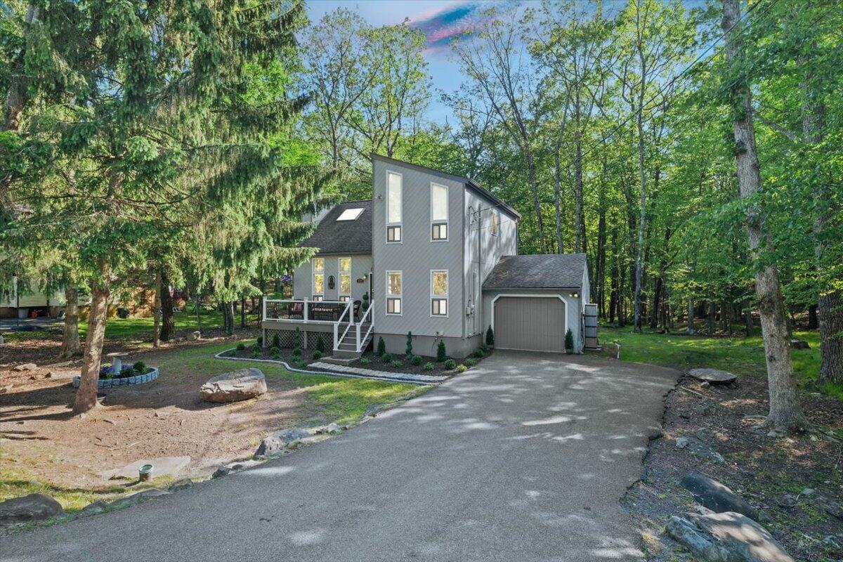 1237 Brentwood Drive, East Stroudsburg, Pennsylvania image 2