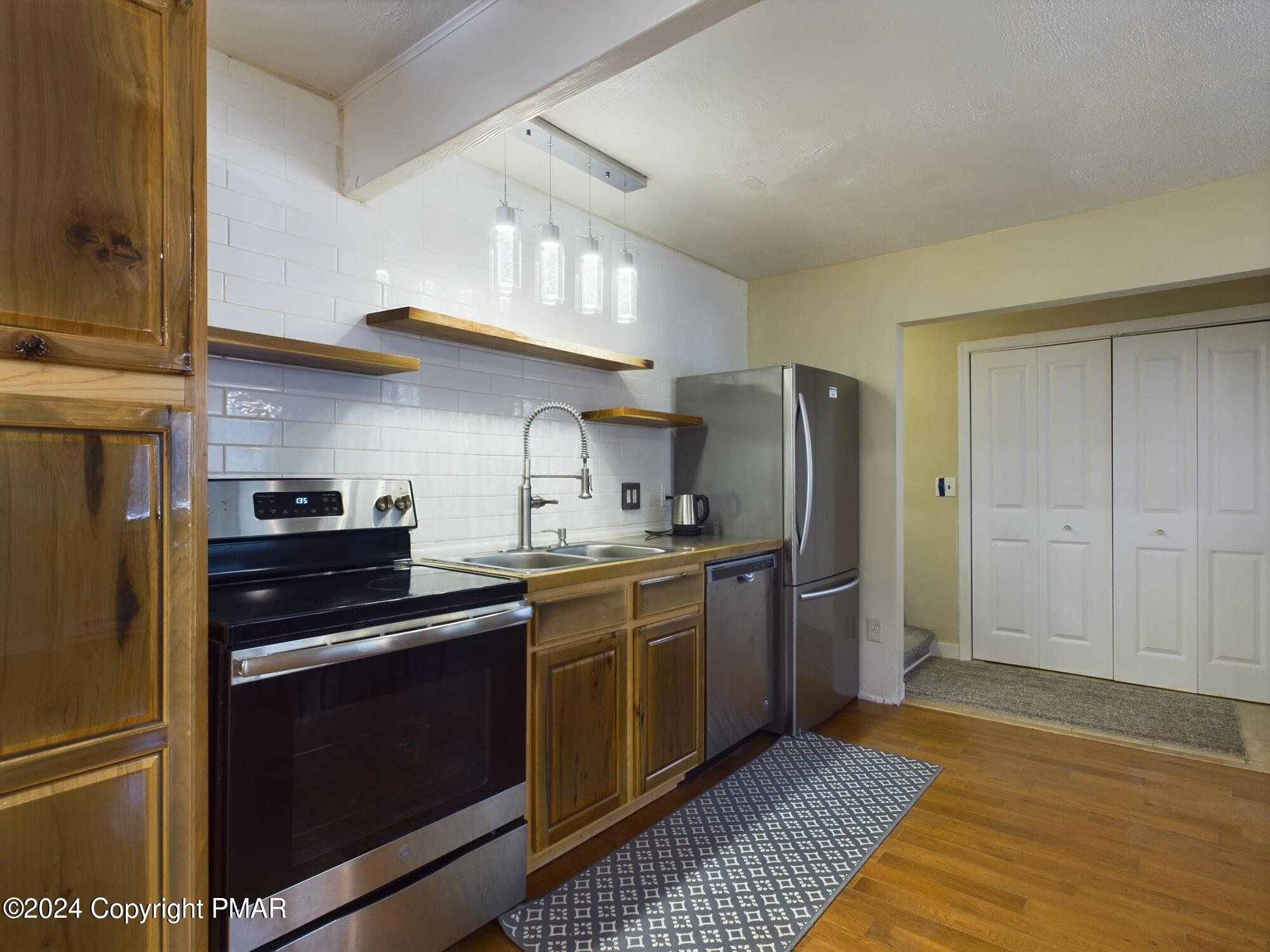 644 Cayuga Drive, Tobyhanna, Pennsylvania image 10