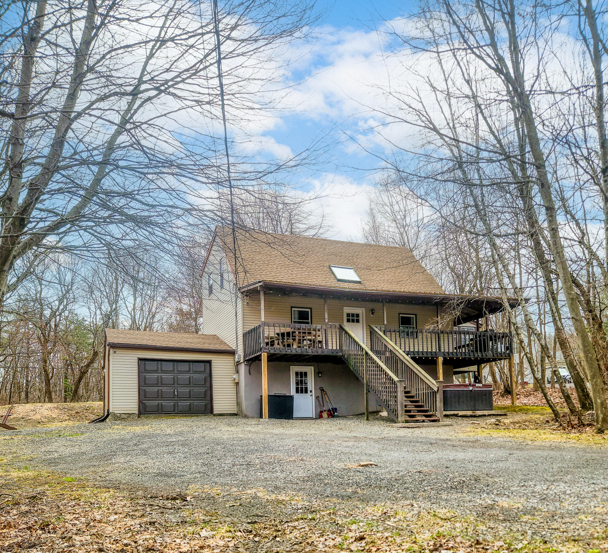 3312 Black Cherry Court, Long Pond, Pennsylvania image 1