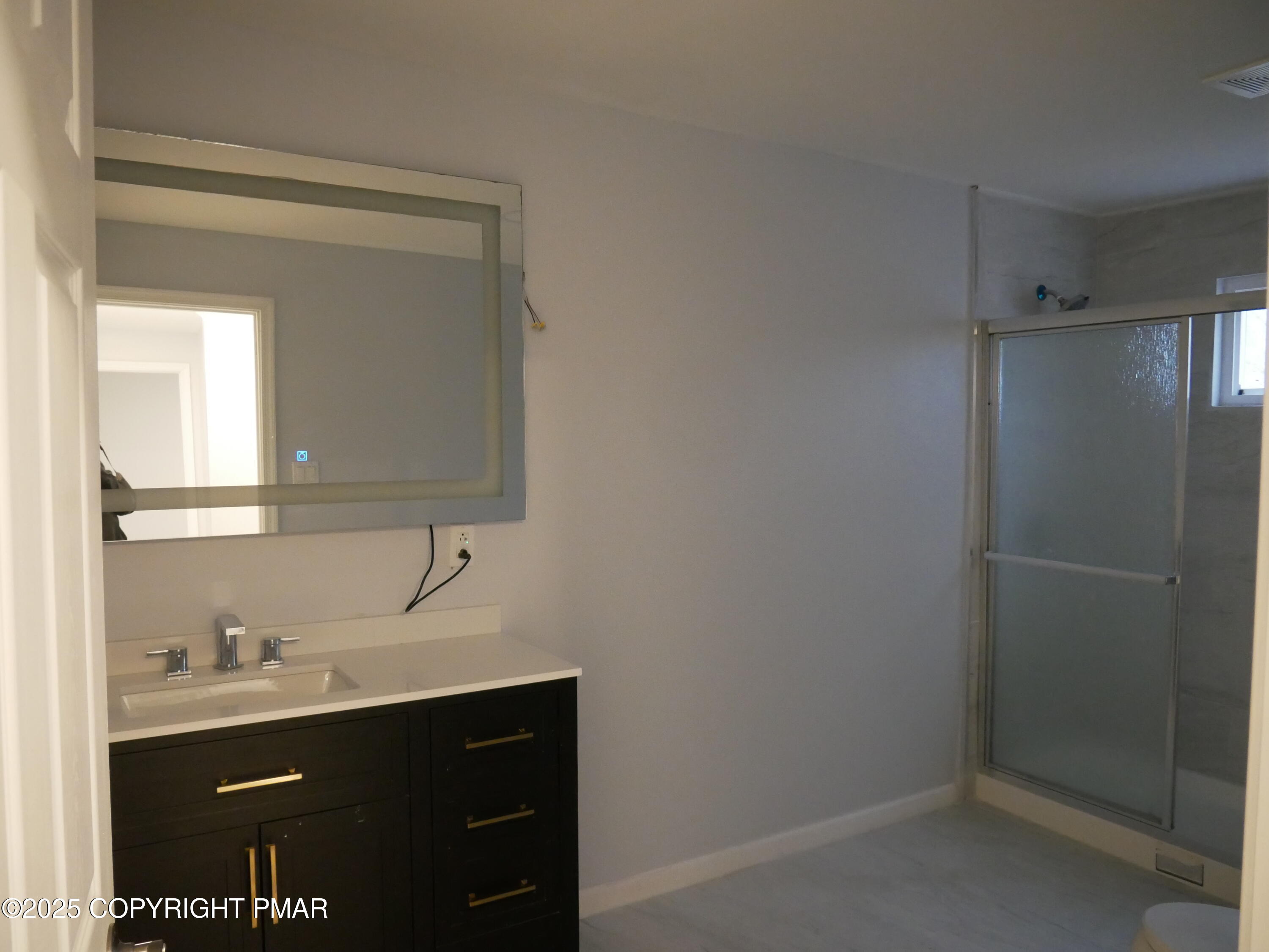 Coal Township, Pennsylvania 17866, United States, 4 Bedrooms Bedrooms, ,2 BathroomsBathrooms,Residential,Active,247734