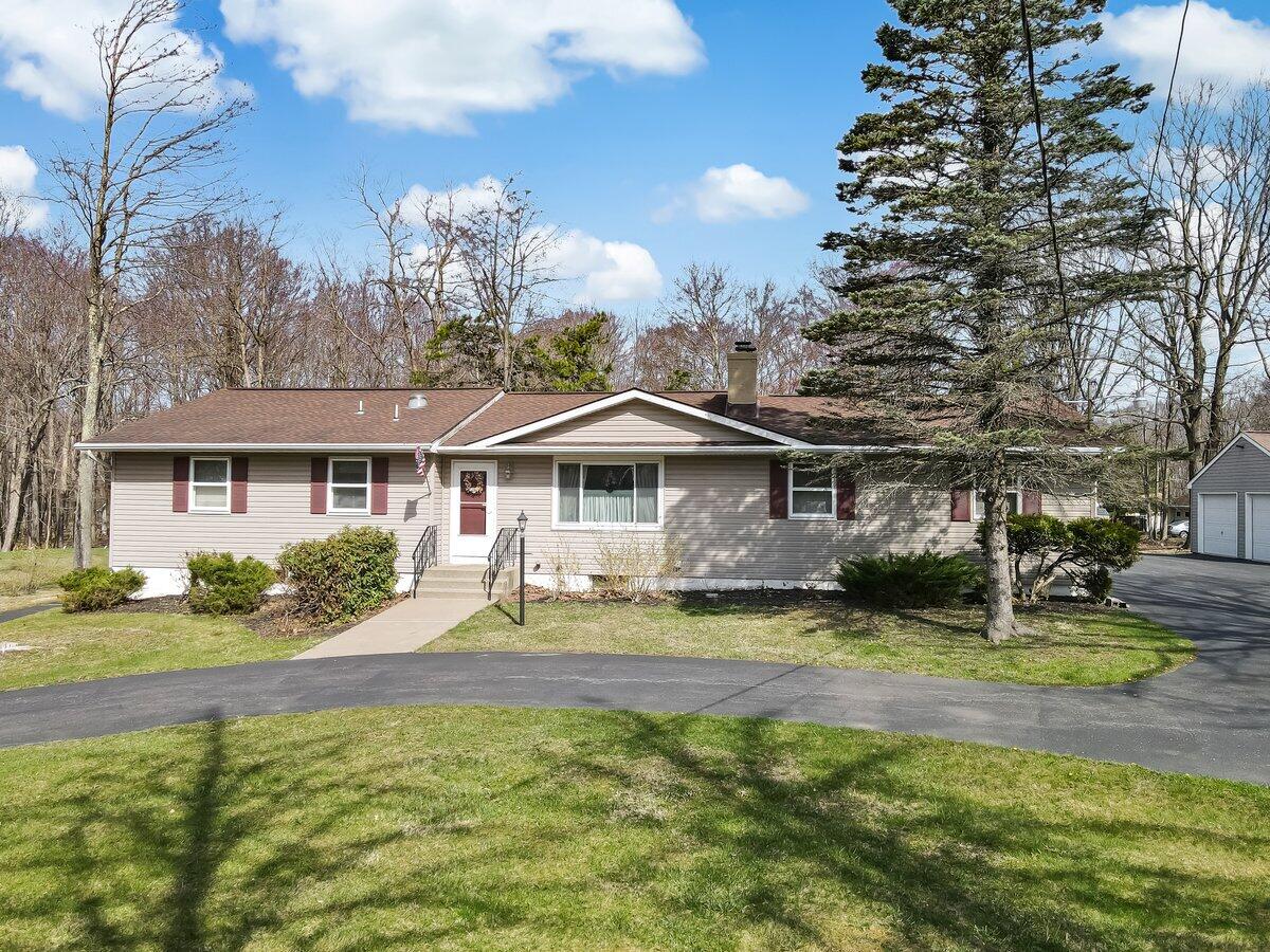 148 Summit Avenue, Pocono Summit, Pennsylvania image 3