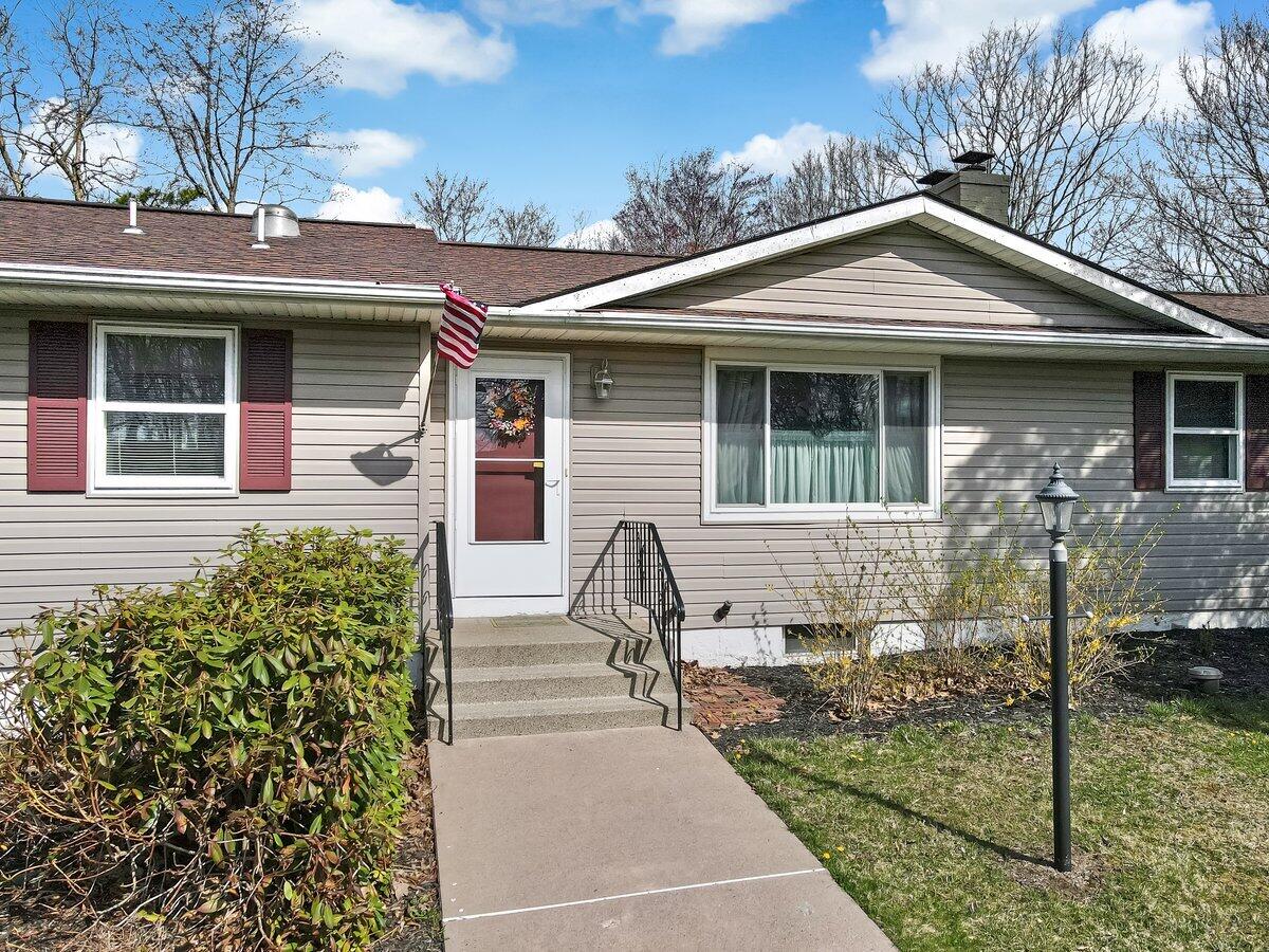 148 Summit Avenue, Pocono Summit, Pennsylvania image 6