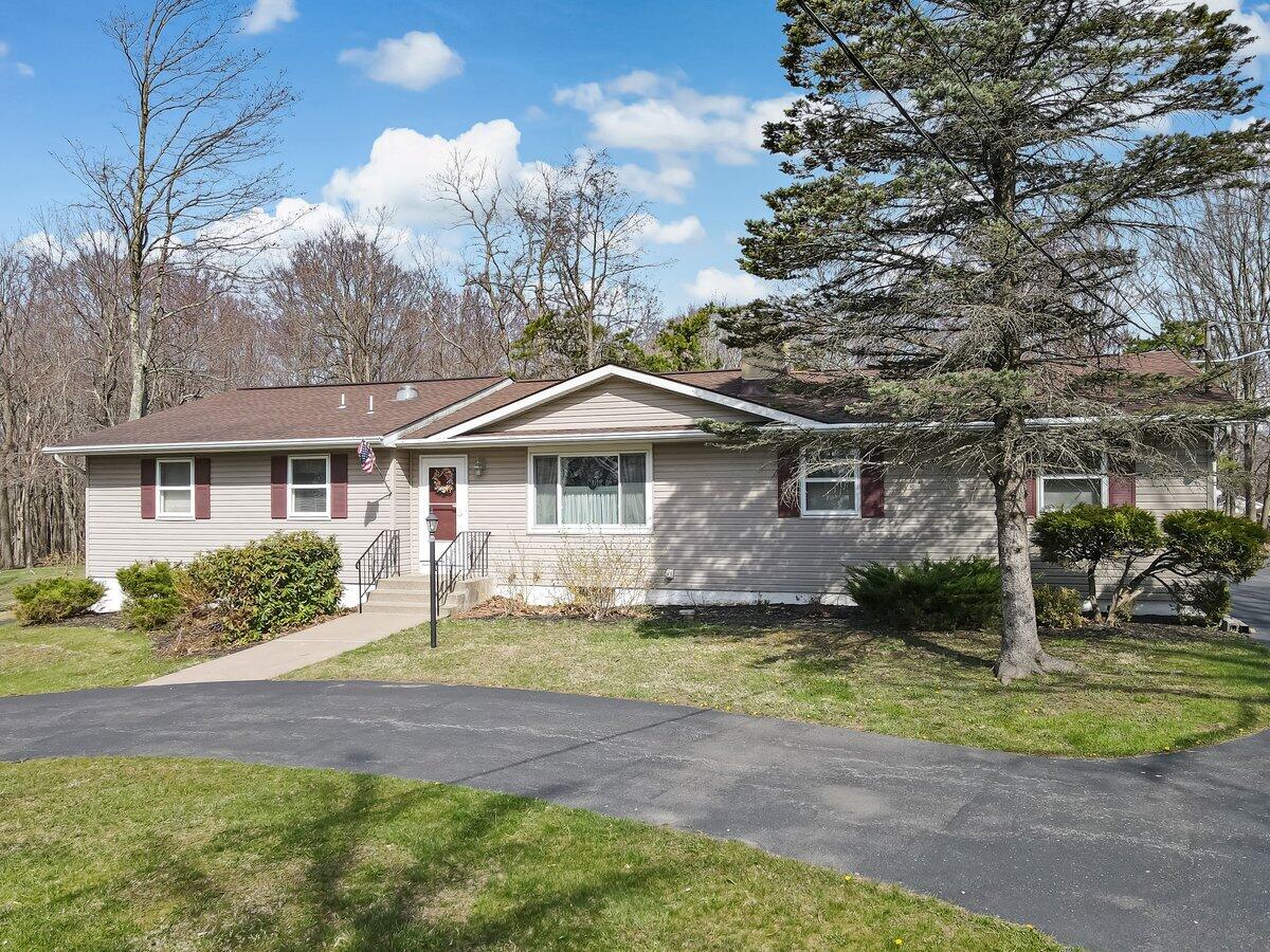 148 Summit Avenue, Pocono Summit, Pennsylvania image 5