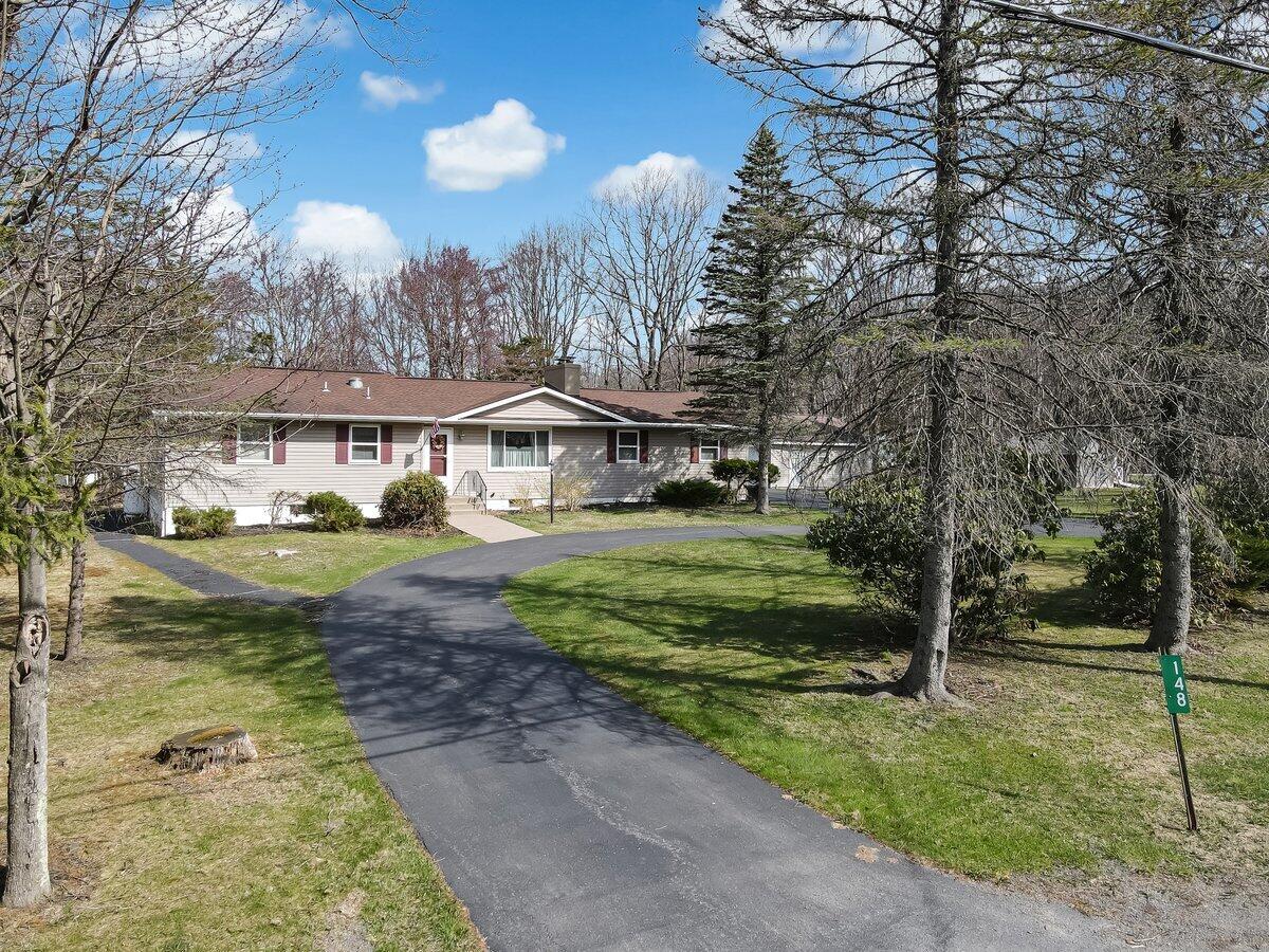 148 Summit Avenue, Pocono Summit, Pennsylvania image 4