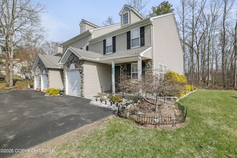 Homes For Sale - 7235 Blushingwood Grove<br/> East Stroudsburg, PA 18301