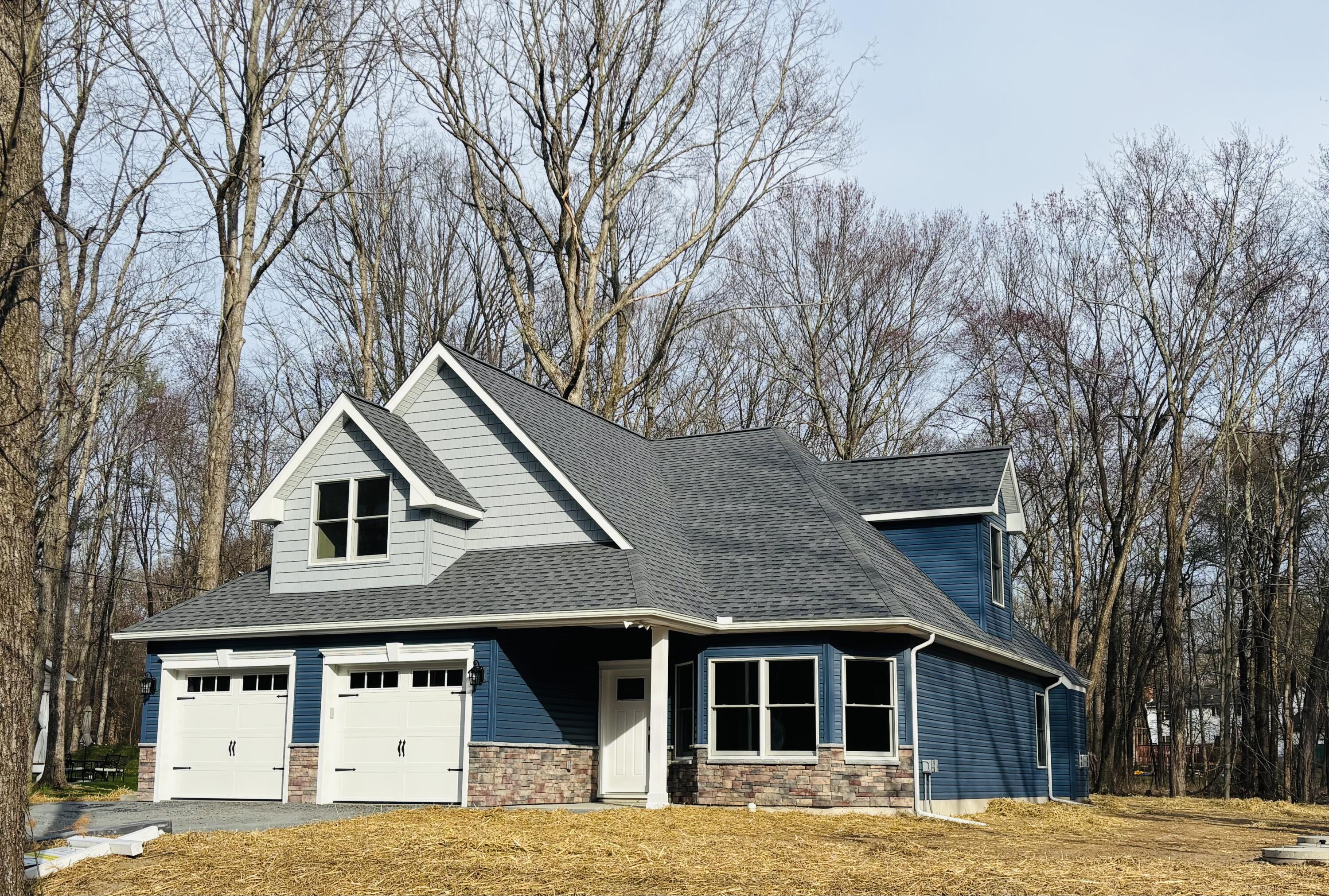 43 Bull Pine Road, East Stroudsburg, Pennsylvania image 1