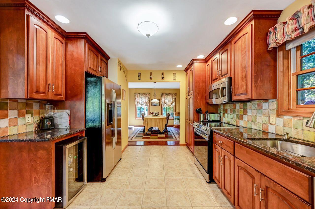2265 Hillcrest Drive, Pocono Pines, Pennsylvania image 11