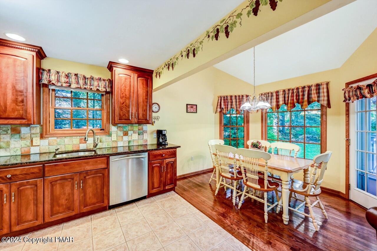 2265 Hillcrest Drive, Pocono Pines, Pennsylvania image 9