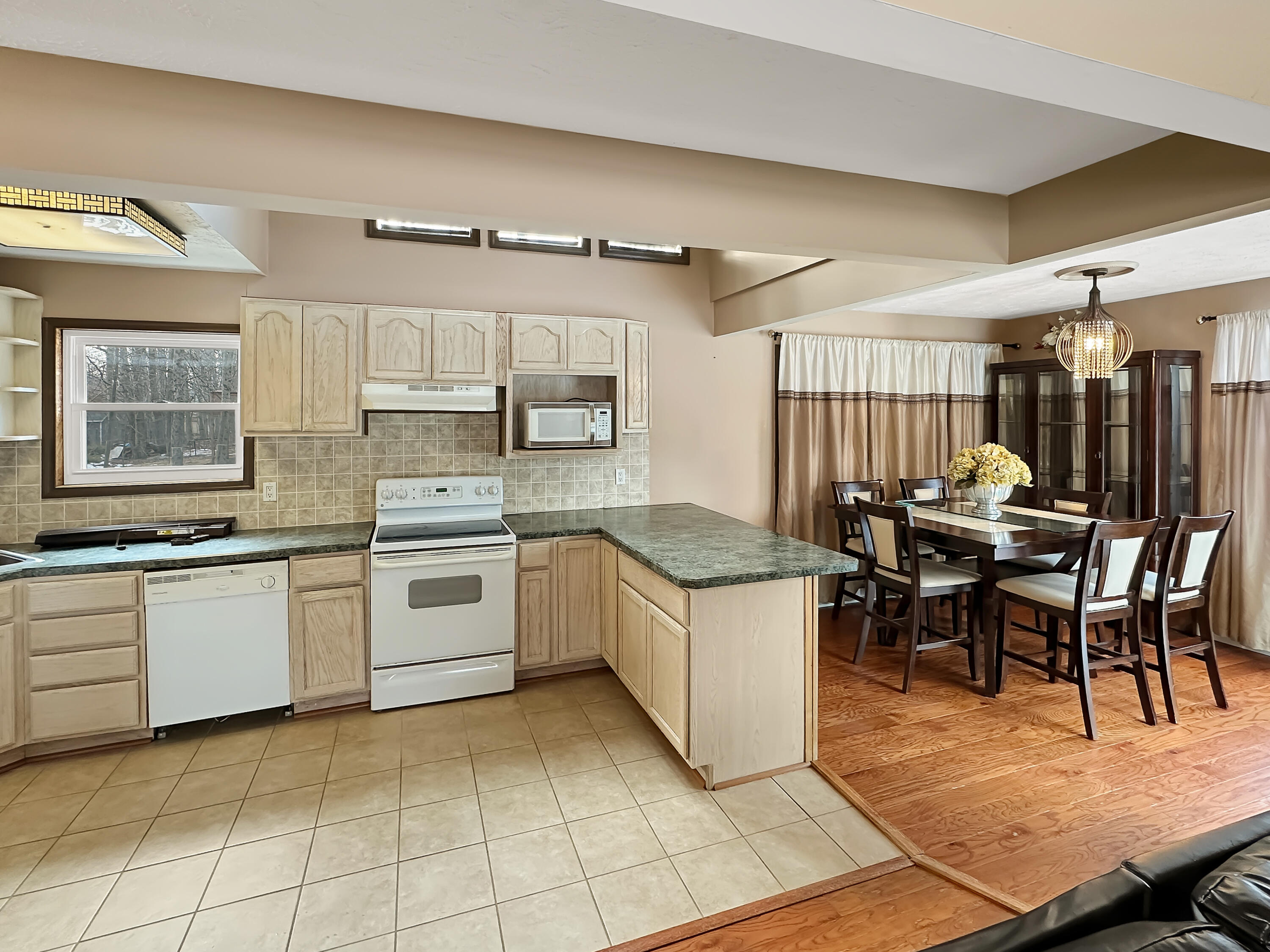 1216 Winding Way, Tobyhanna, Pennsylvania image 8