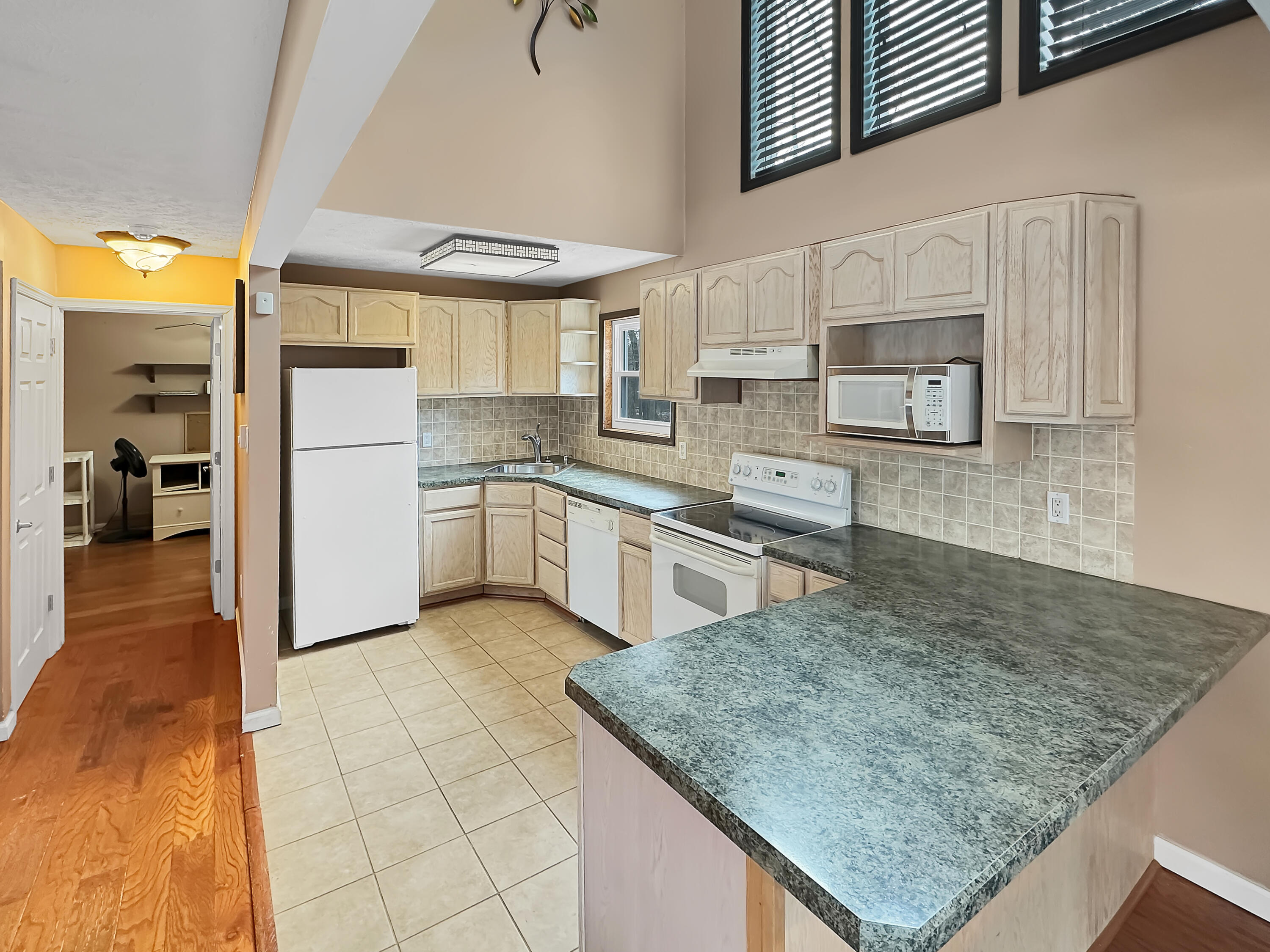 1216 Winding Way, Tobyhanna, Pennsylvania image 5