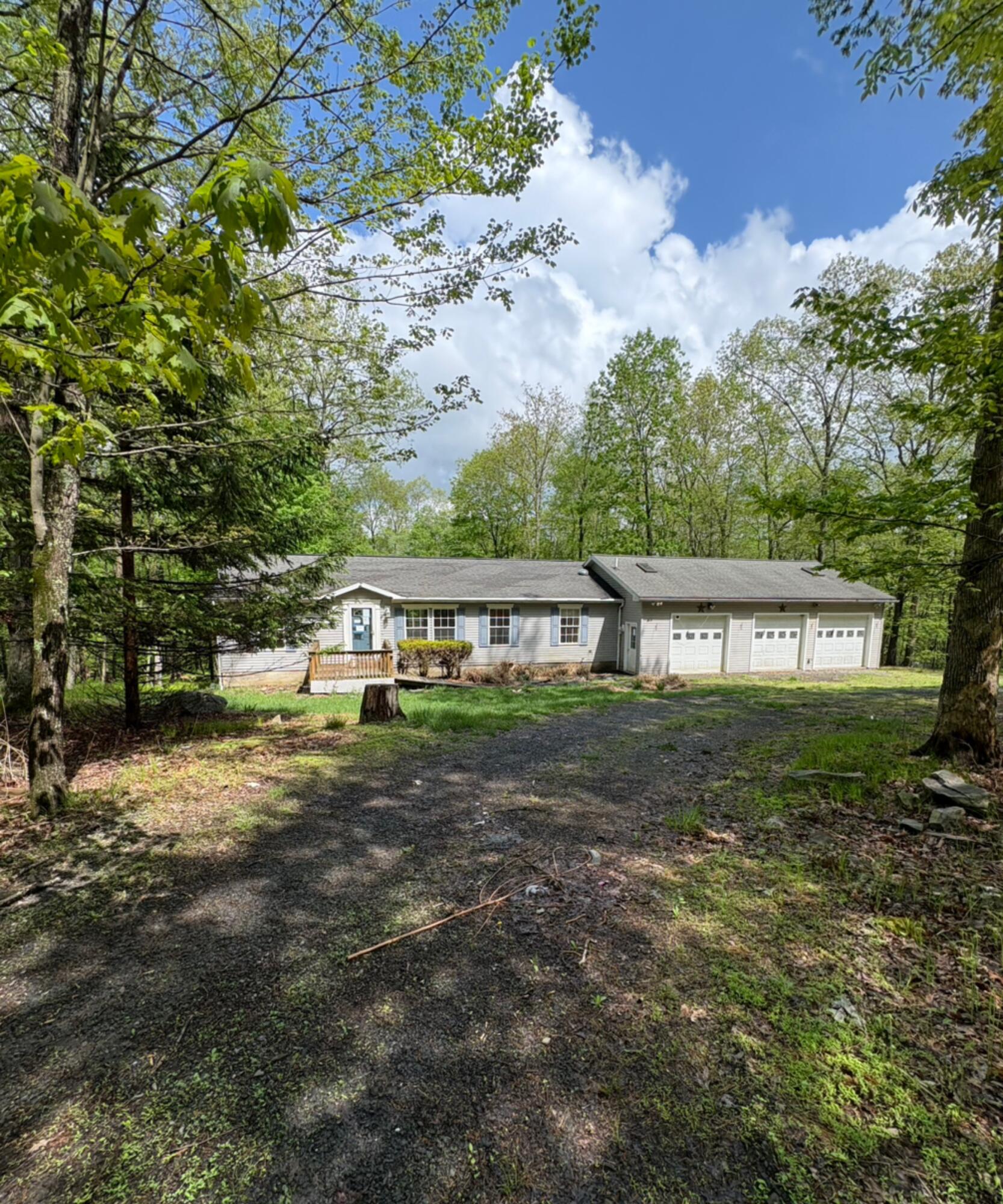 169 Robin Lane, East Stroudsburg, Pennsylvania image 2