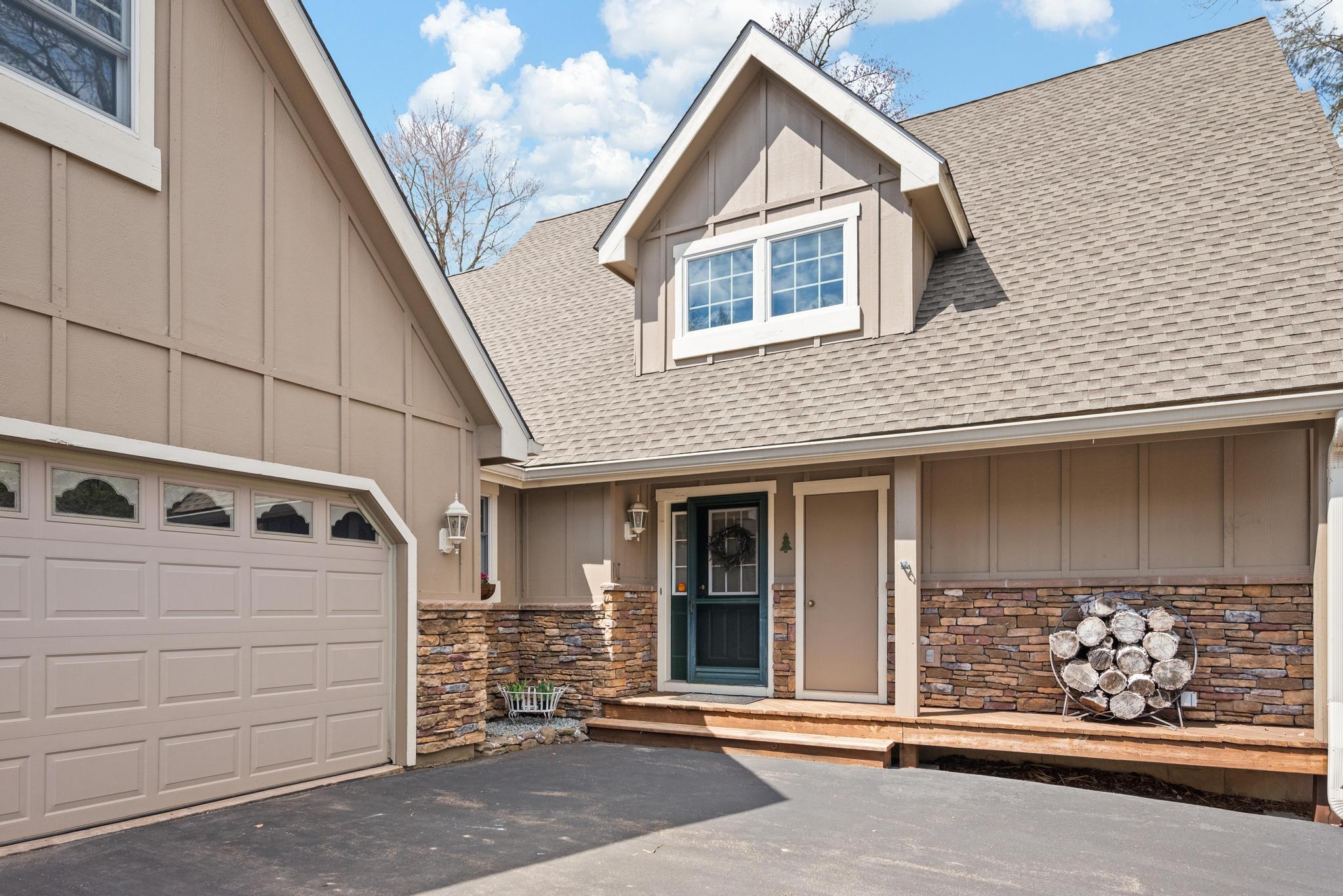 205 Heron Lane, Pocono Pines, Pennsylvania image 2