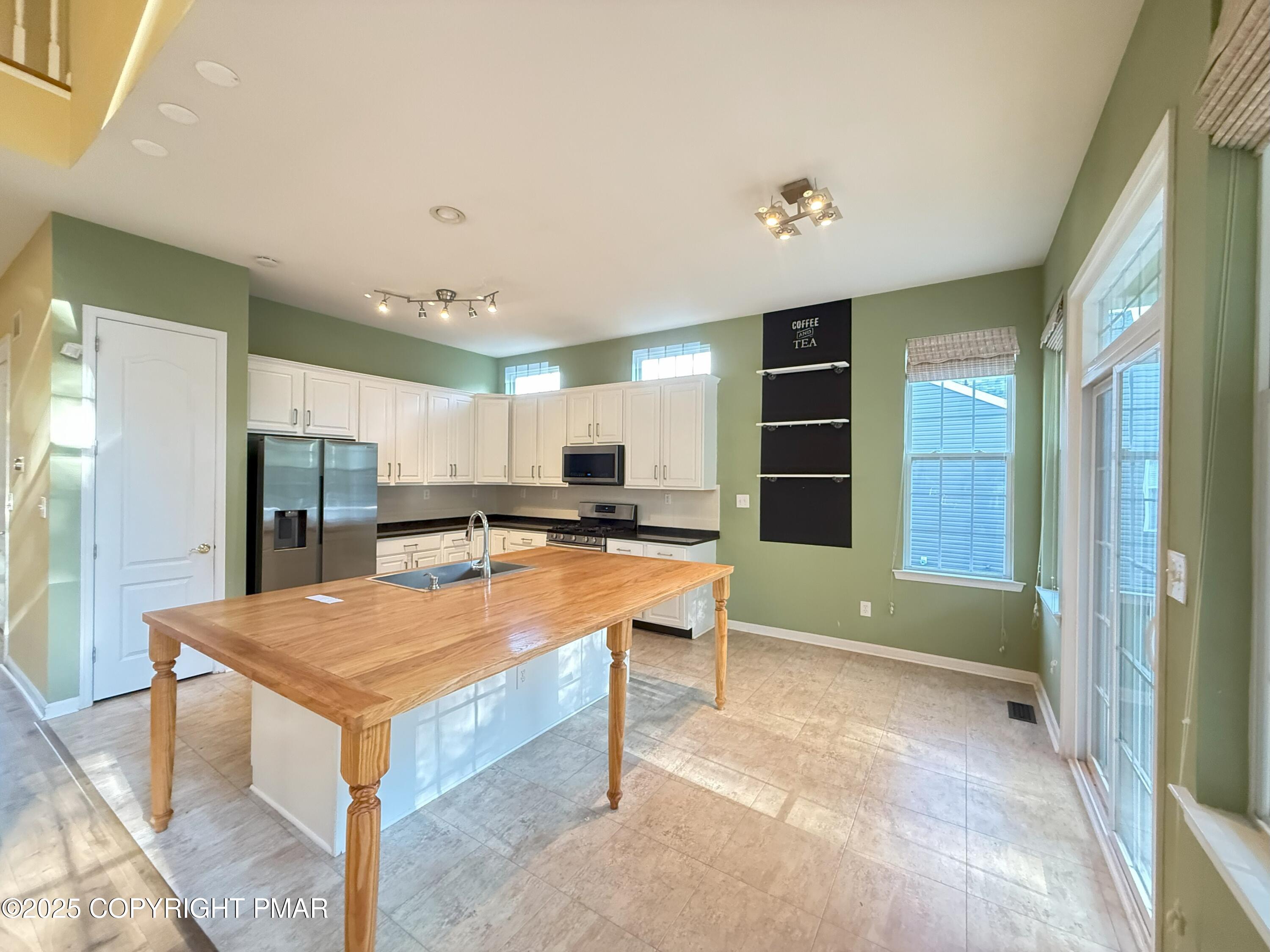 3145 Pine Valley Way