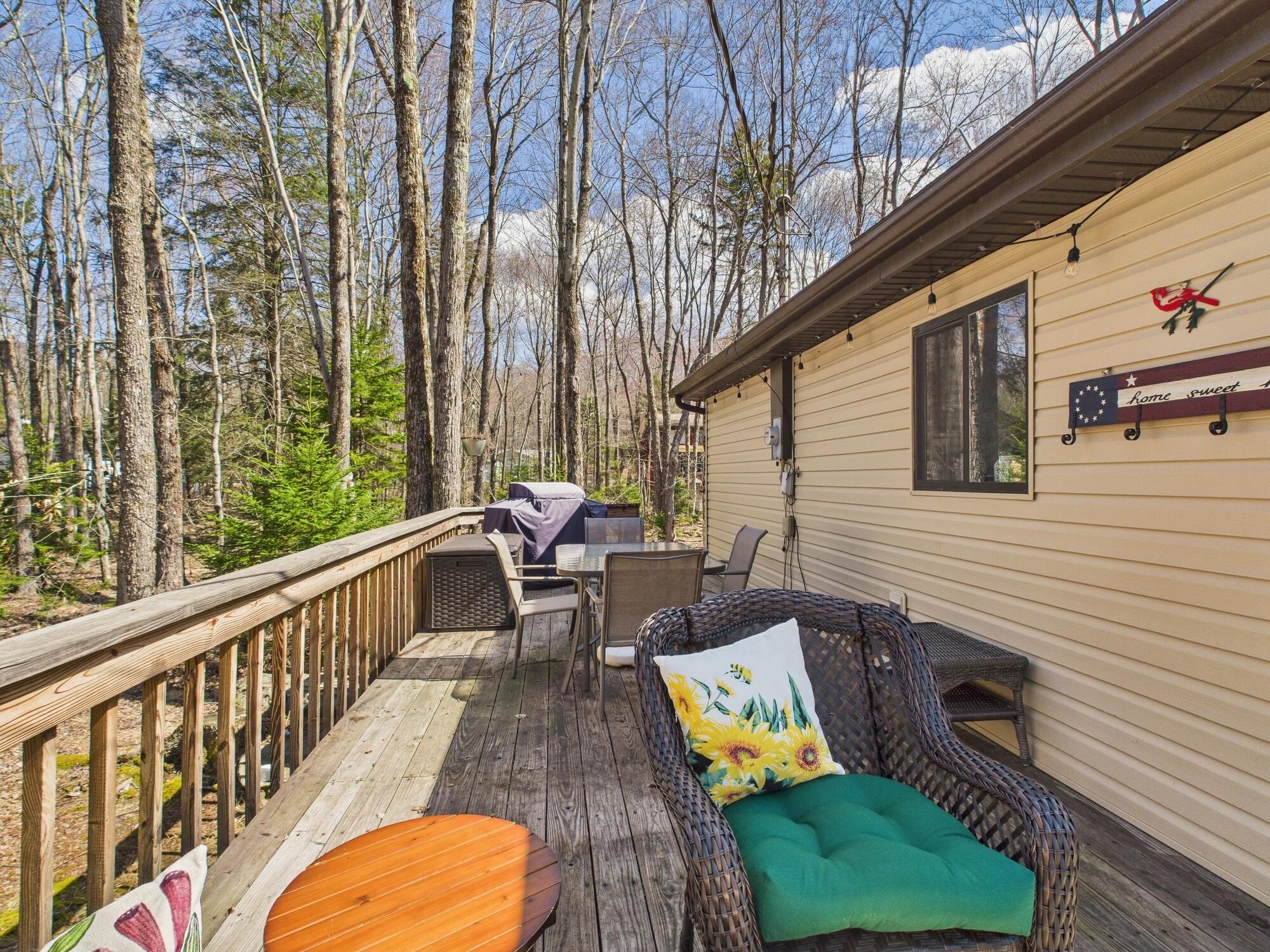 2143 Sheshequin Drive, Pocono Lake, Pennsylvania image 43