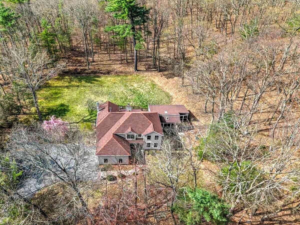 6162 Woodchuck Lane, East Stroudsburg, Pennsylvania image 2
