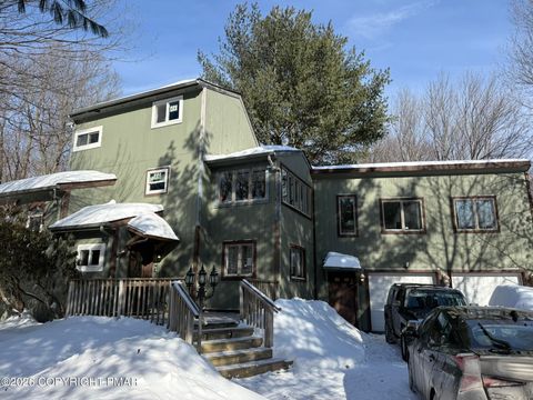 1412 Clover Road Long Pond PA 18334