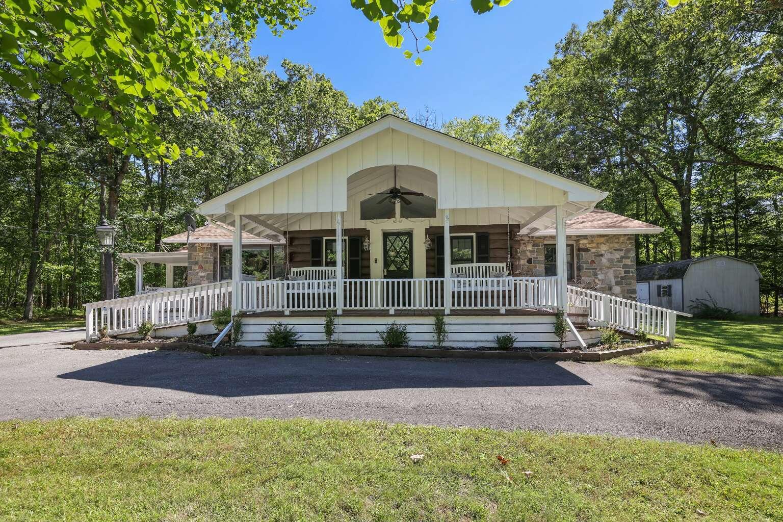 350 Lake Road, Canadensis, Pennsylvania image 3