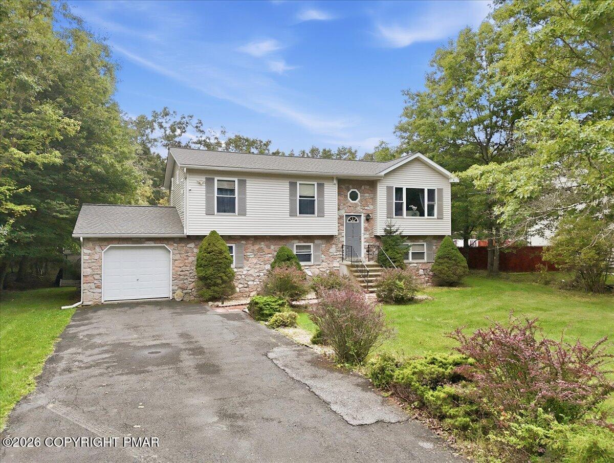 1216 Glade Drive