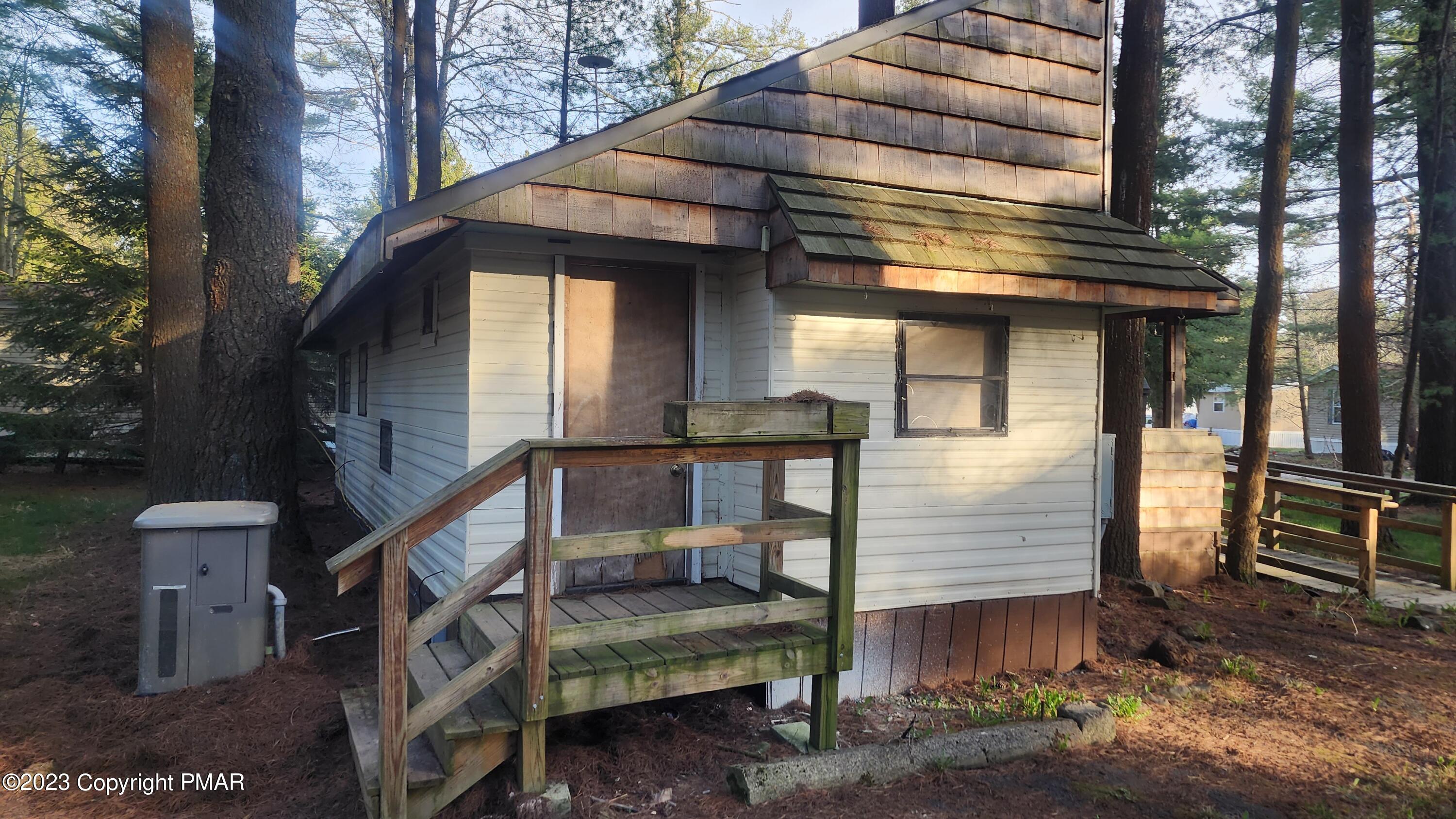 385 Campstead Circle, Blakeslee, Pennsylvania image 2