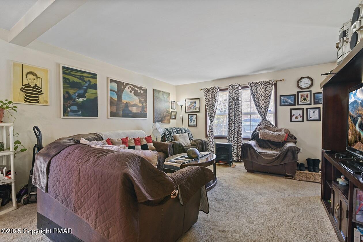8350 Coyote Drive, Tobyhanna, Pennsylvania image 5