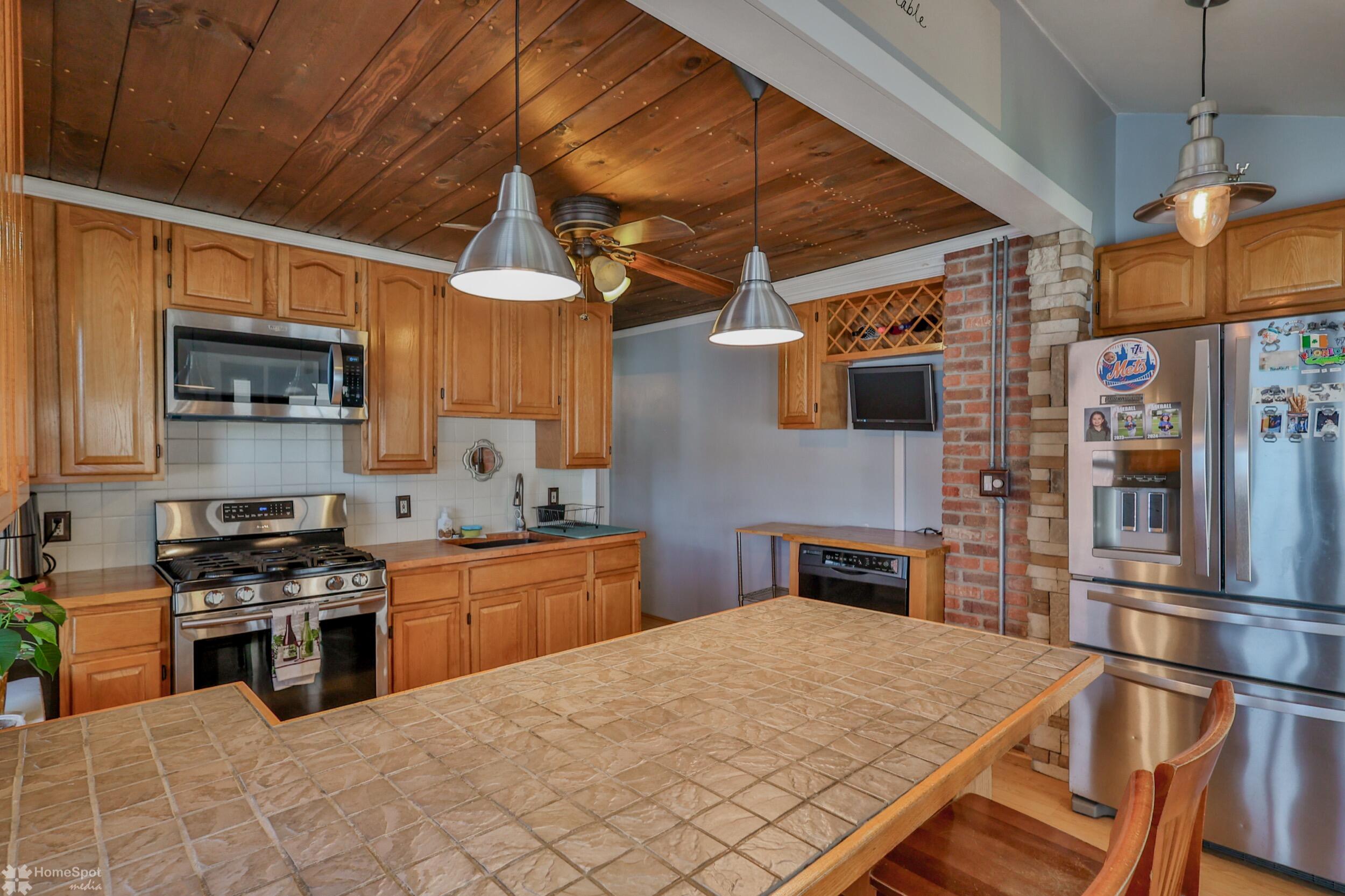 2448 Birch Street, Easton, Pennsylvania image 22