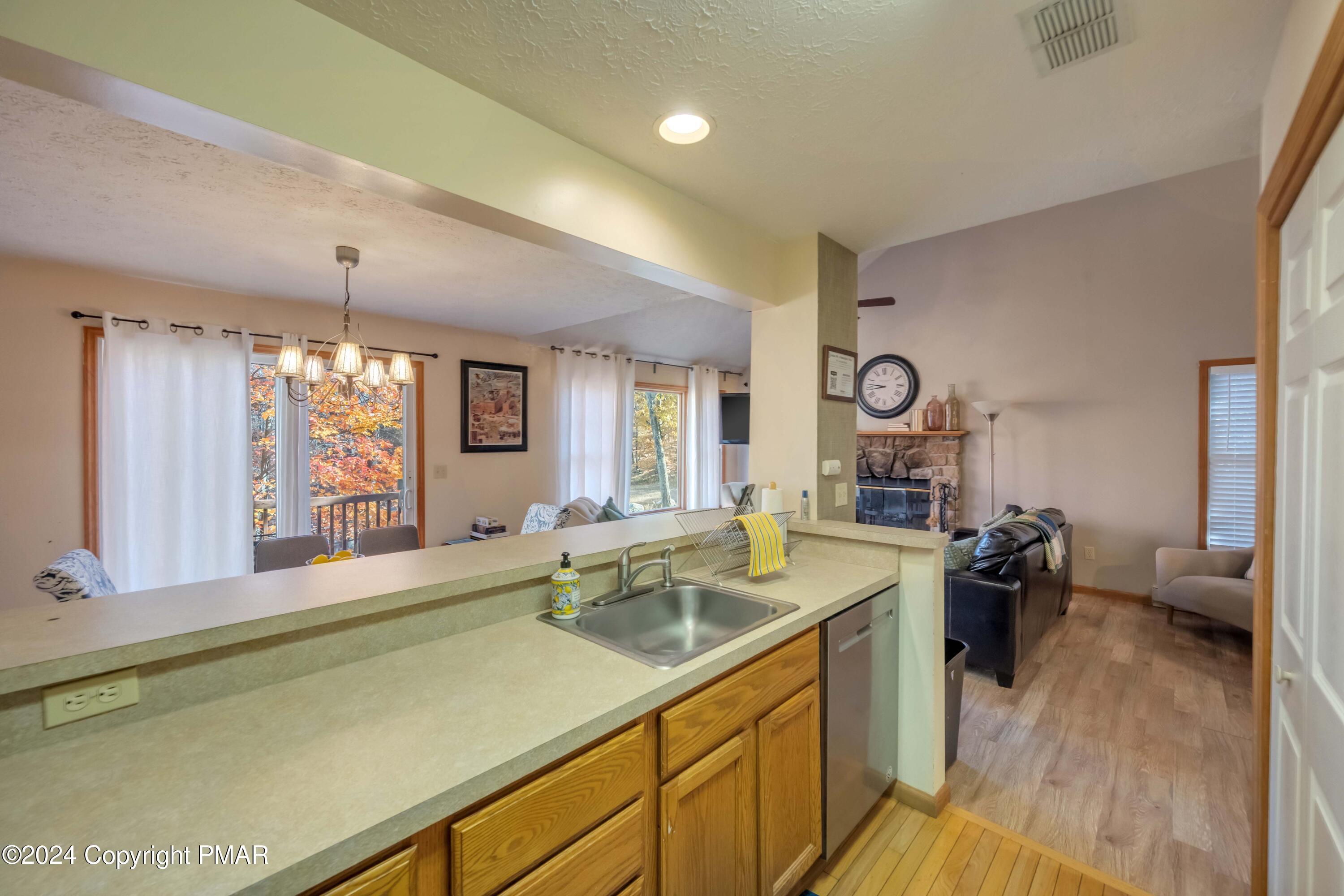 480 Spruce Drive, Tannersville, Pennsylvania image 5