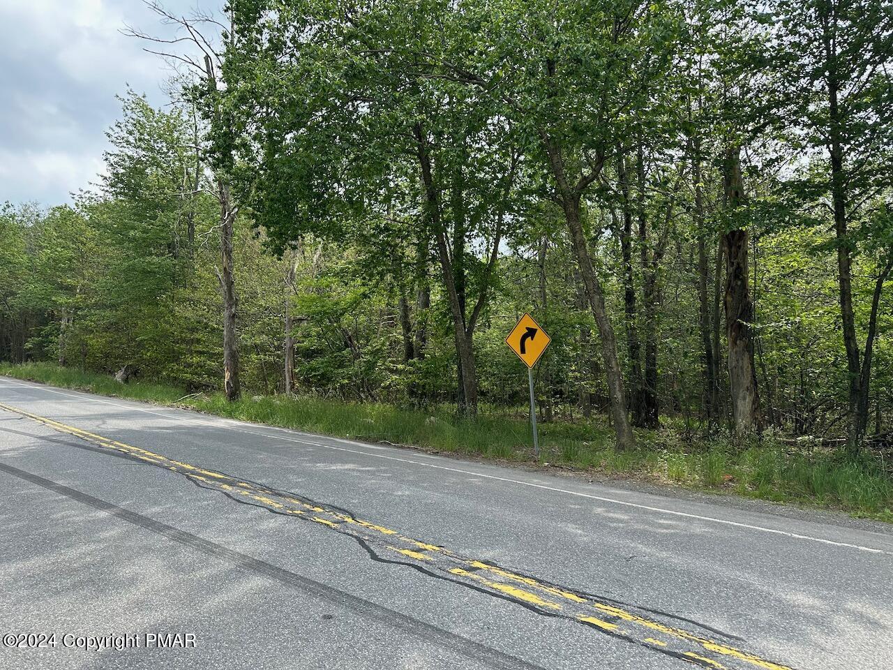 56 B June Dr Dr, Tobyhanna, Pennsylvania image 2