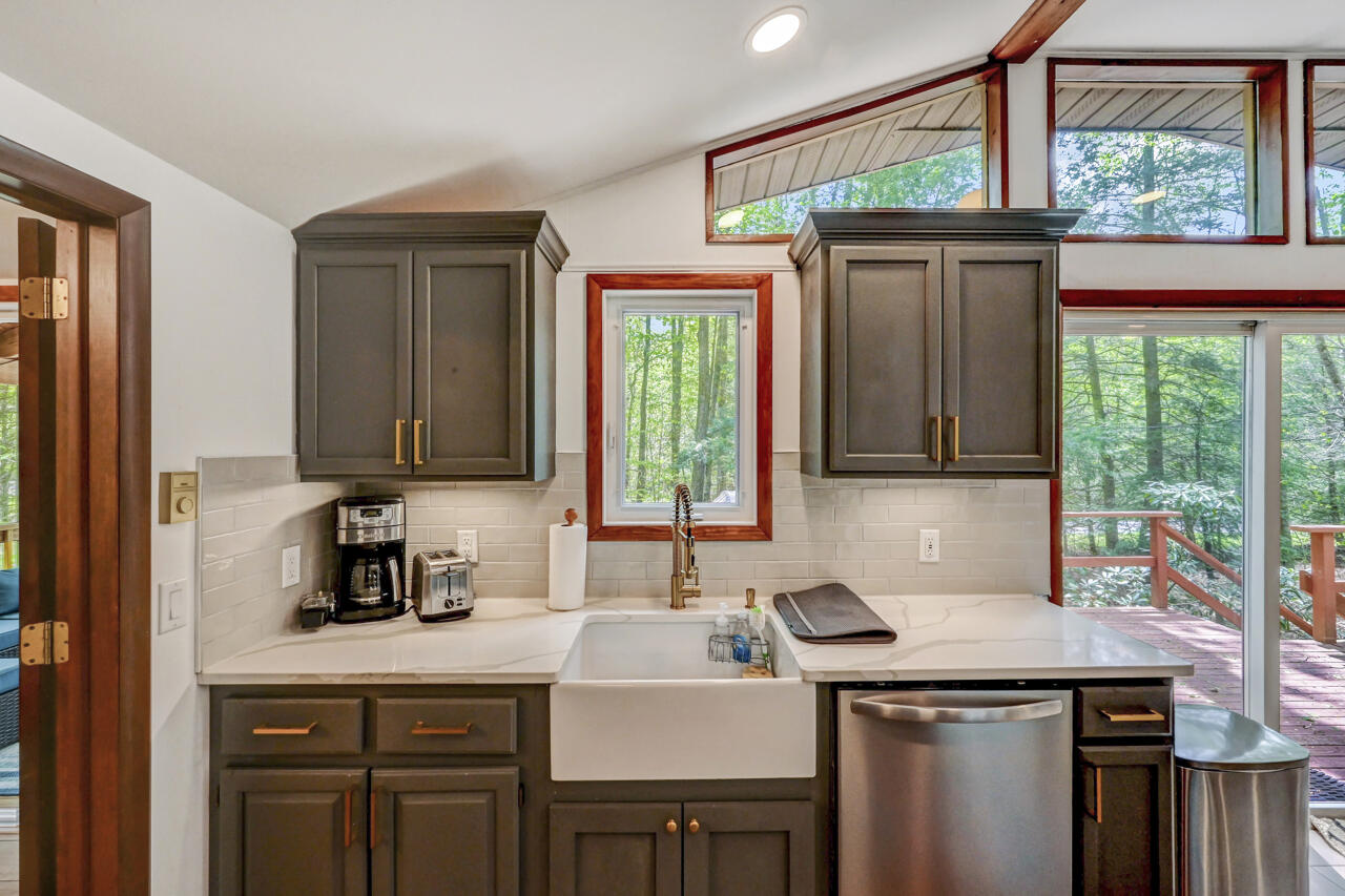 1172 Deer Trail Road, Pocono Pines, Pennsylvania image 26