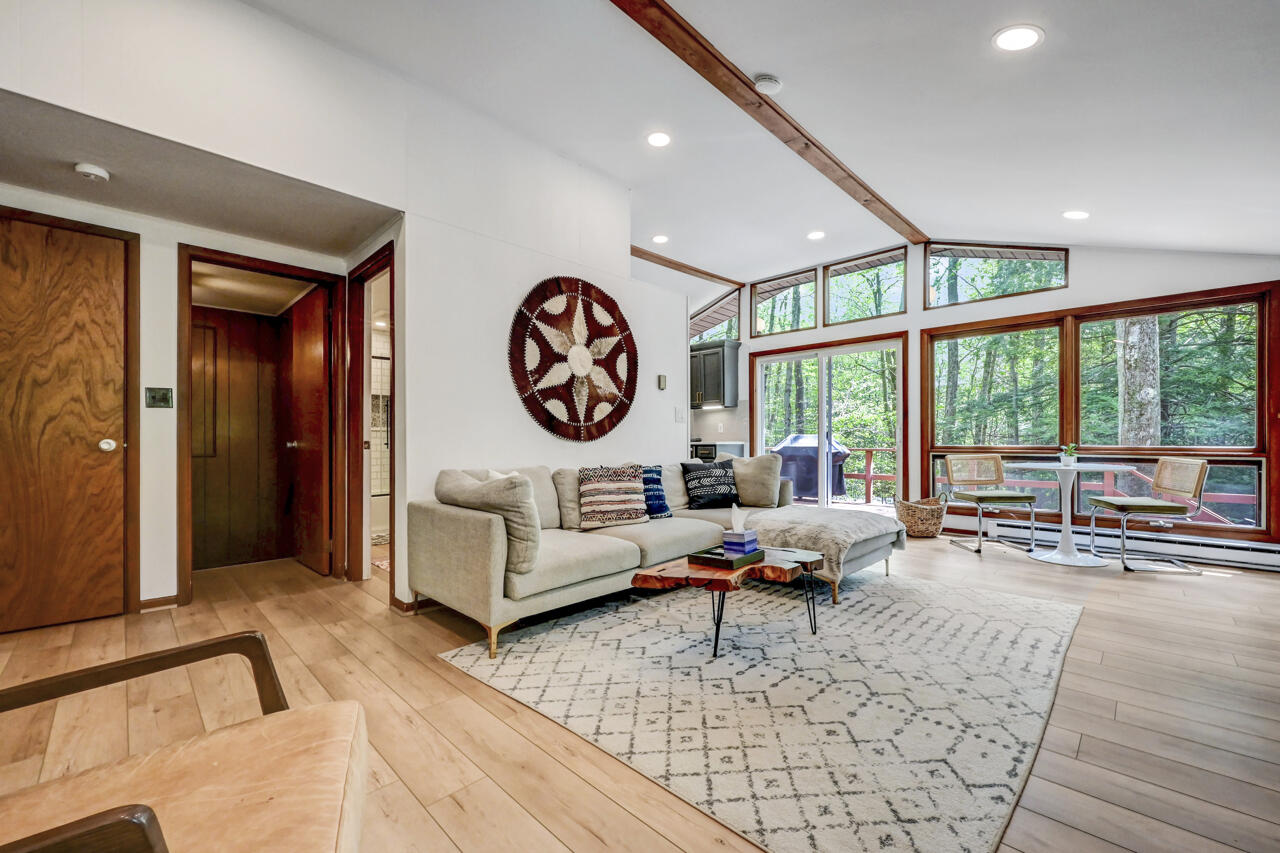 1172 Deer Trail Road, Pocono Pines, Pennsylvania image 9