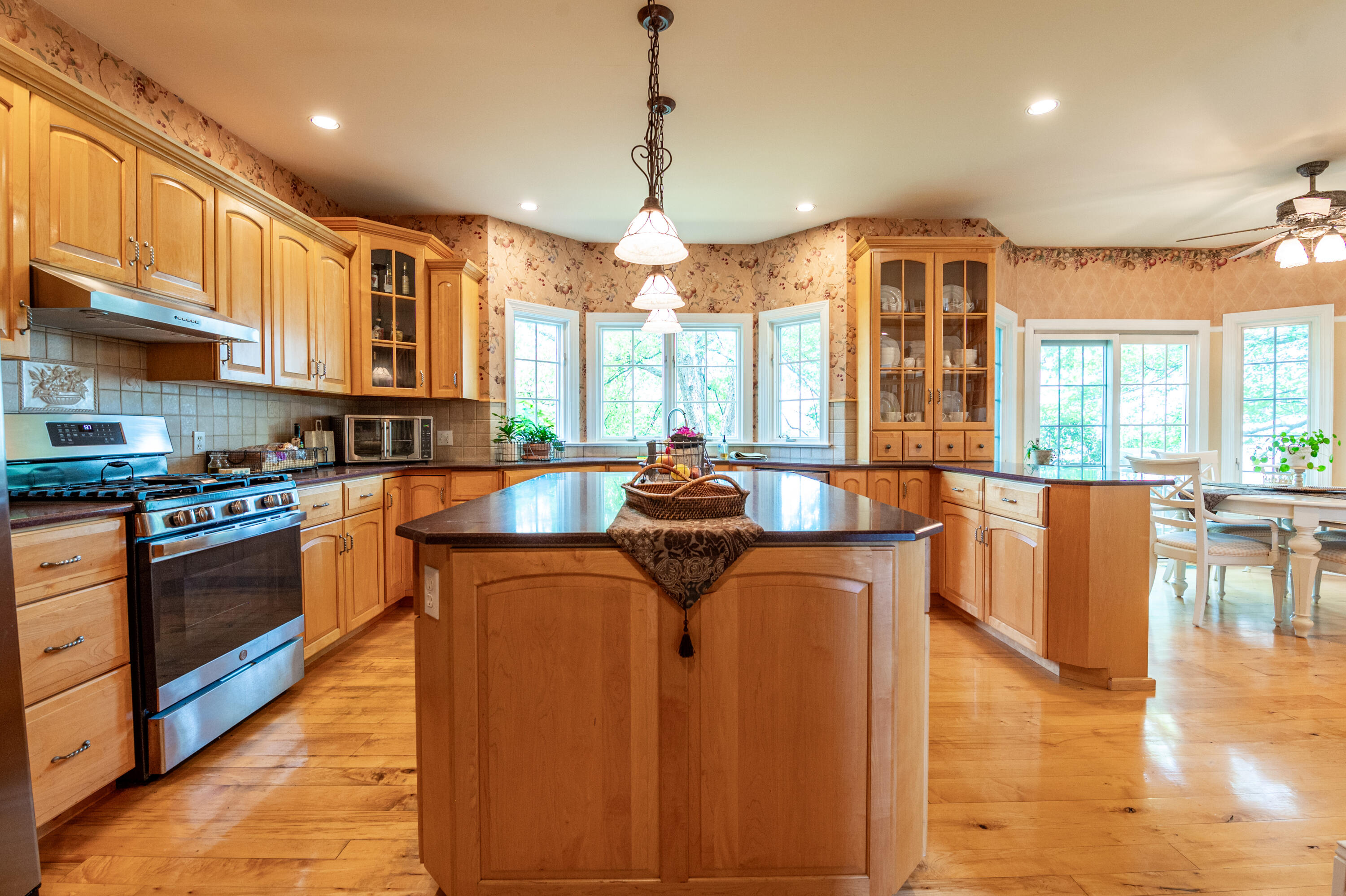 49 Central Drive, Easton, Pennsylvania image 3